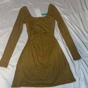 Dress with a open are in front